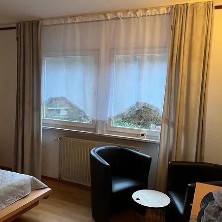 Moneurzimmer Am Holzbach